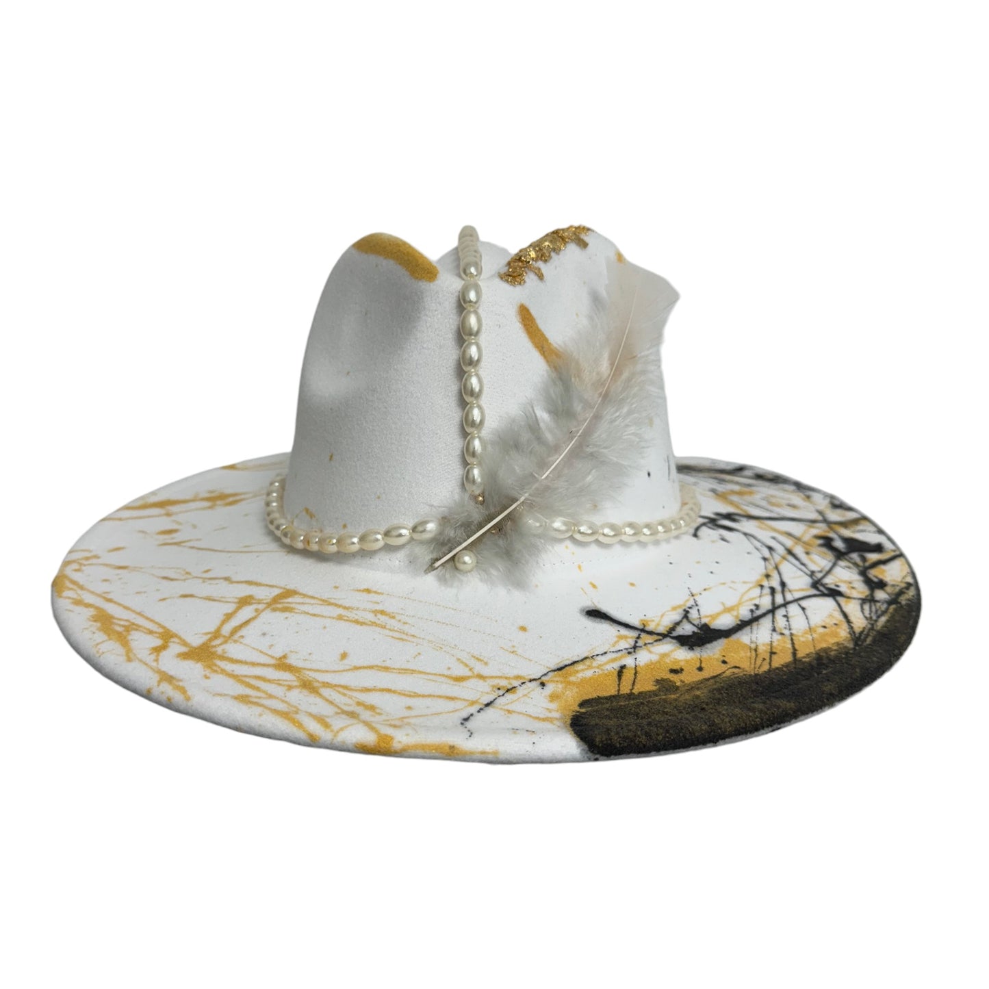 Palarie alba, cu bor lat, handmade, pictata si accesorizata manual, reglabila, TouchofGold
