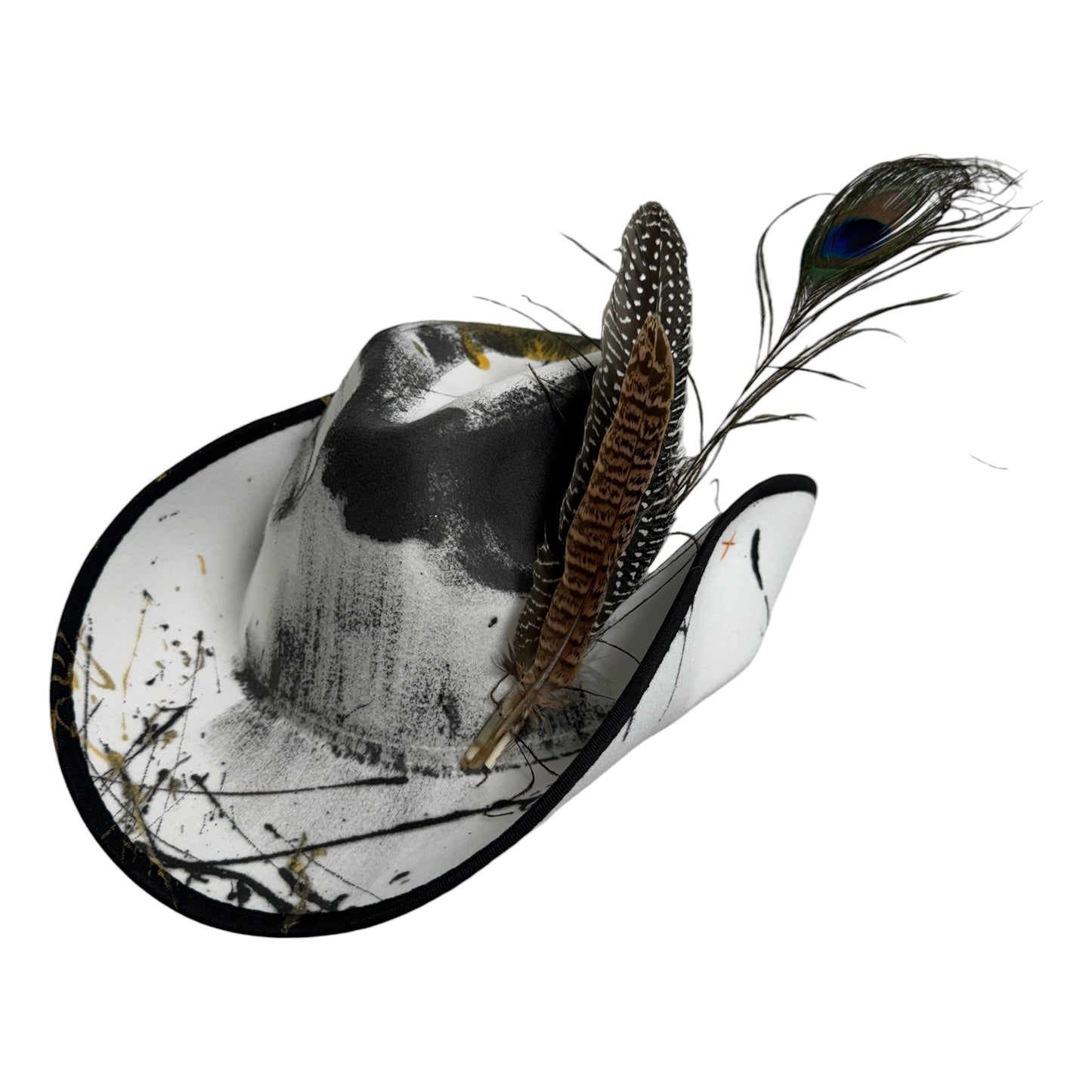 Palarie alba, stil cowboy, handmade, pictata si accesorizata manual, reglabila, Tabitta