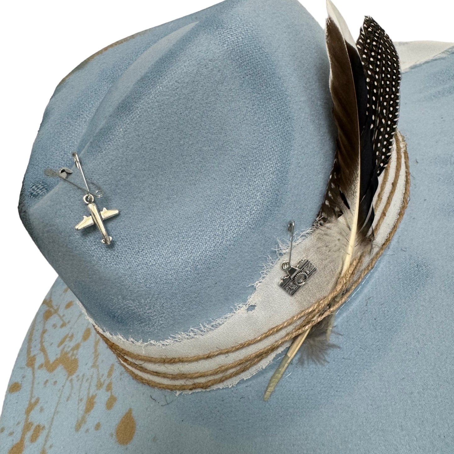 Palarie bleu, cu bor lat, handmade, pictata si accesorizata manual, reglabila, One of a Kind