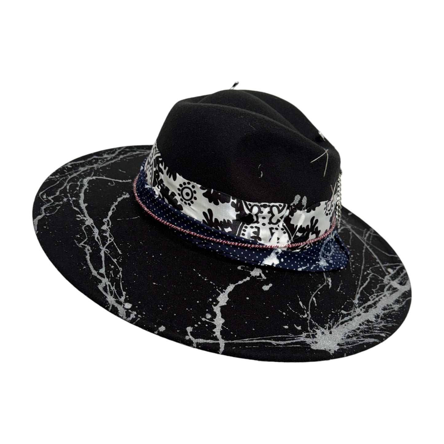 Palarie neagra, cu bor lat, handmade, pictata si accesorizata manual, reglabila, Suzanna