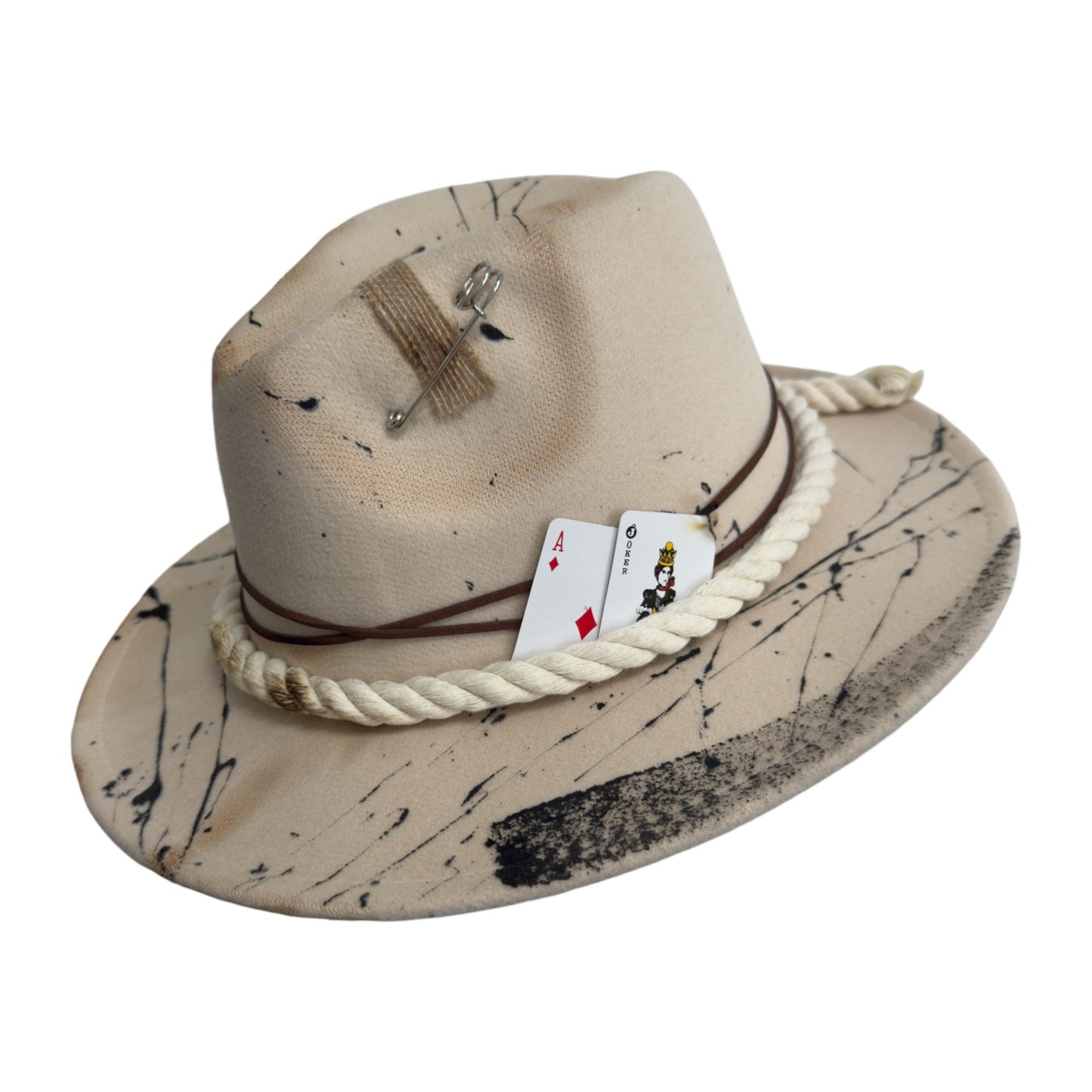 Palarie bej, handmade, pictata si accesorizata manual, Play your Cards