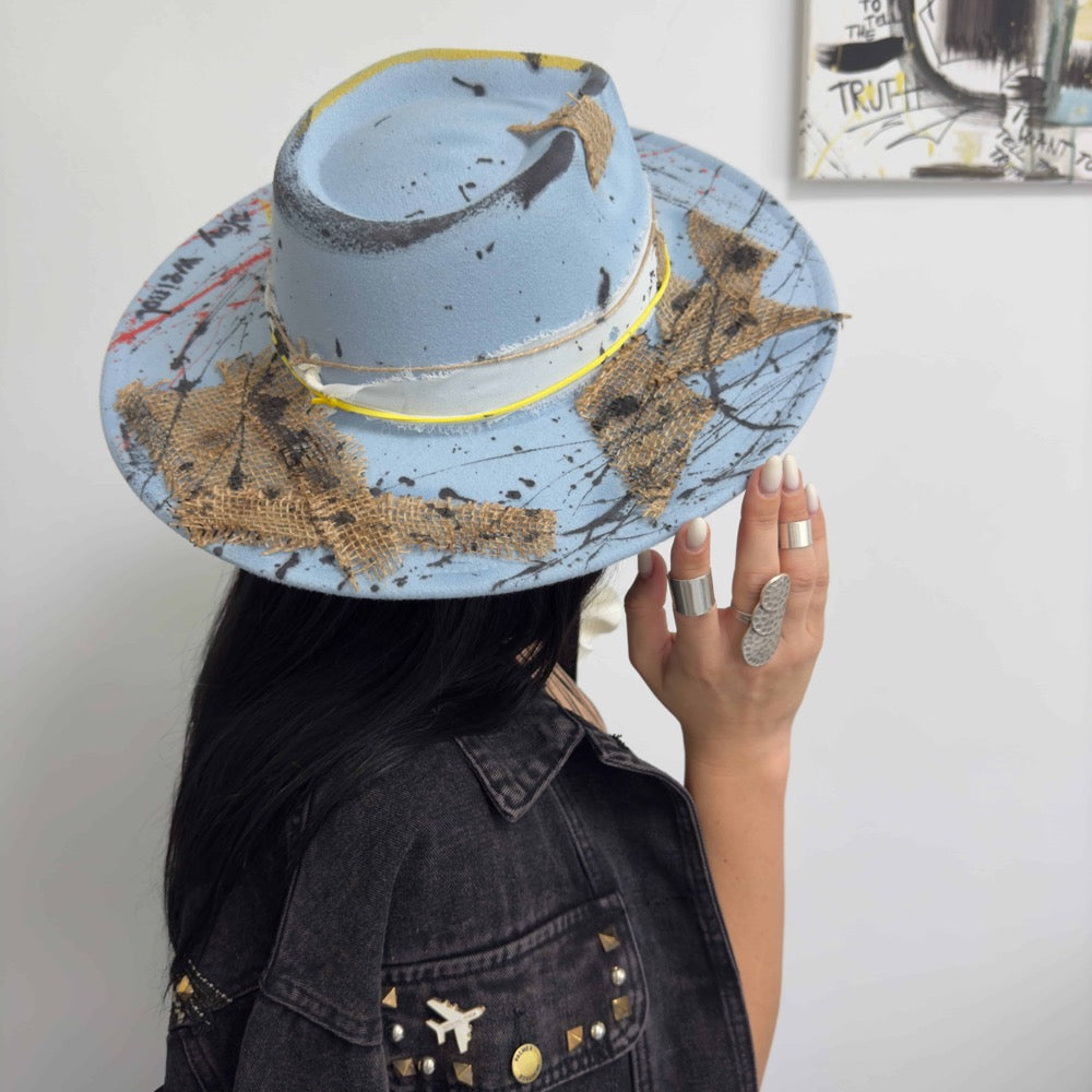 Palarie bleu, cu bor lat, handmade, pictata si accesorizata manual, Stay Weird