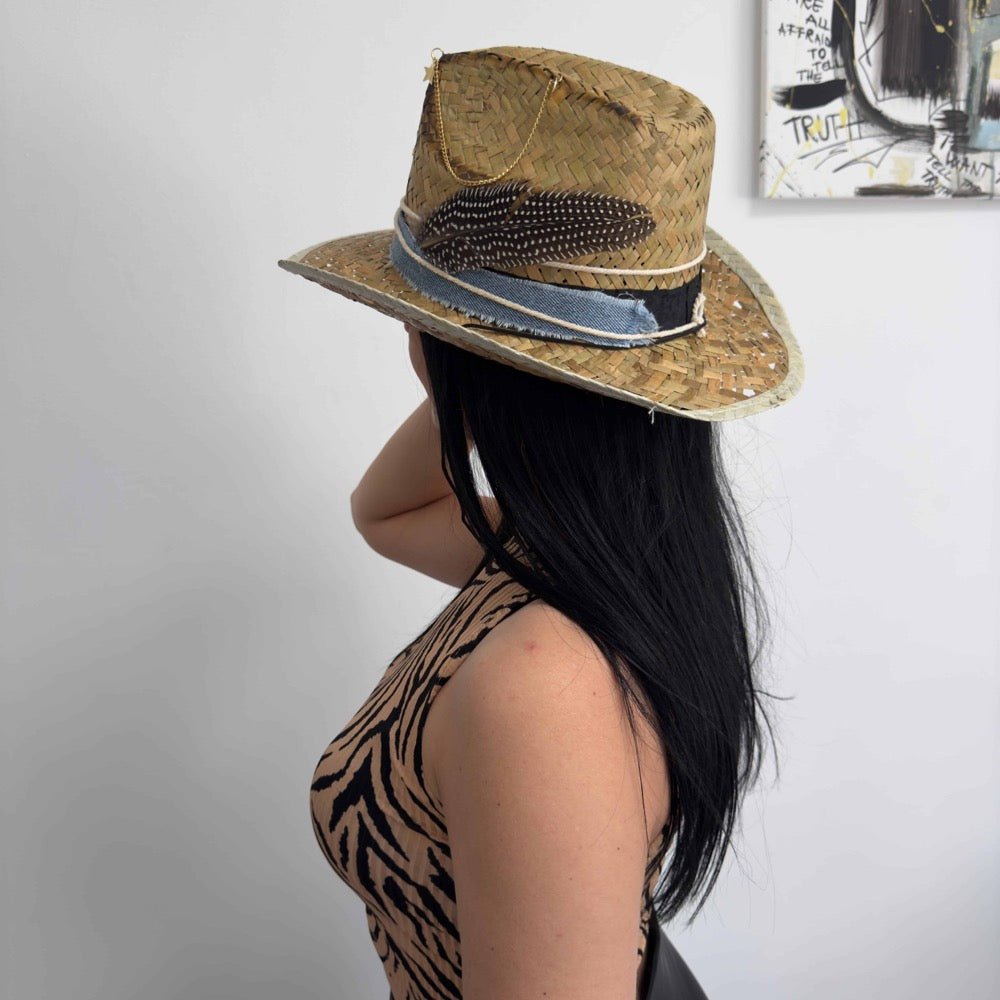 Palarie maro, stil cowboy, de paie, handmade, accesorizata manual, Mykonos