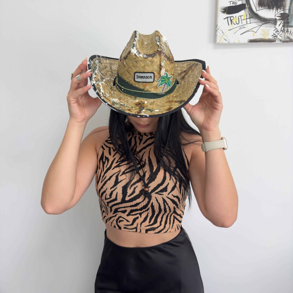 Palarie maro, stil cowboy, de paie, handmade, pictata si accesorizata manual, Jamaica
