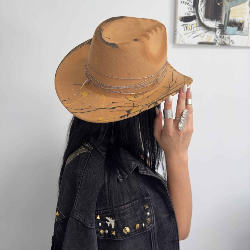 Palarie maro, stil cowboy, handmade, pictata si accesorizata manual, Burned Gold