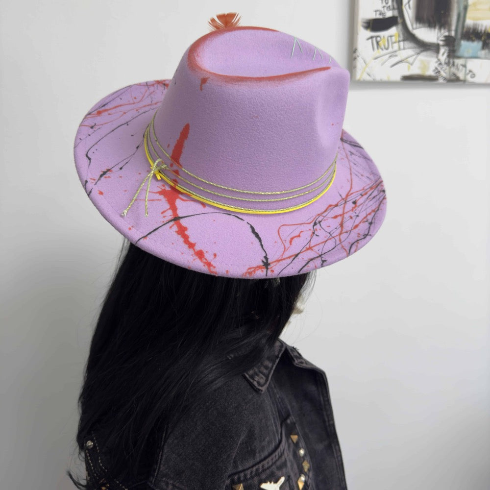 Palarie mov, handmade, pictata si accesorizata manual, Purple Heart