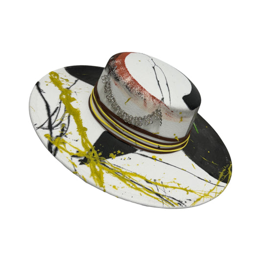 Palarie alba, cu bor lat, stil canotiera, handmade, pictata si accesorizata manual, reglabila, Sylvana