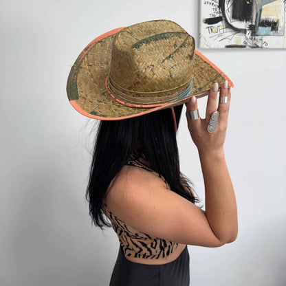 Palarie maro, stil cowboy, de paie, handmade, pictata si accesorizata manual, Mallorca