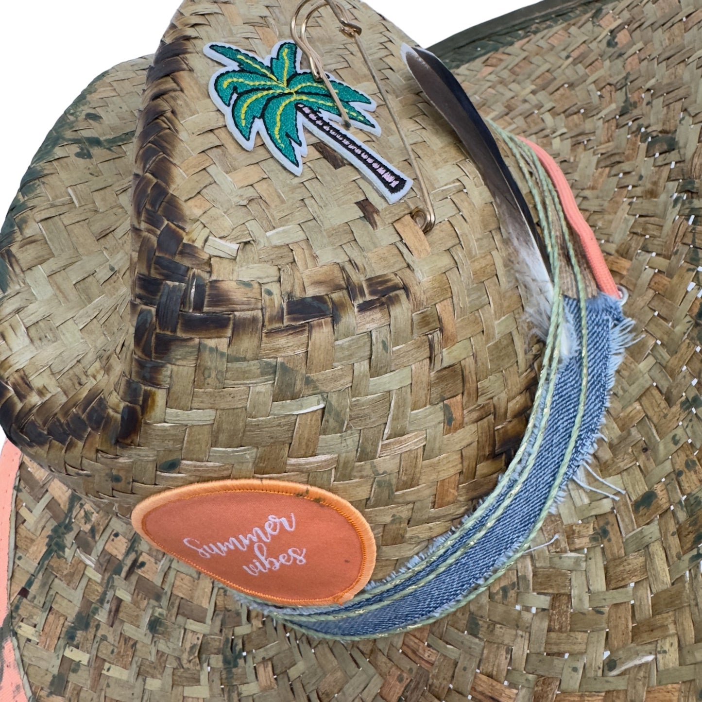 Palarie maro, stil cowboy, de paie, handmade, pictata si accesorizata manual, Mallorca